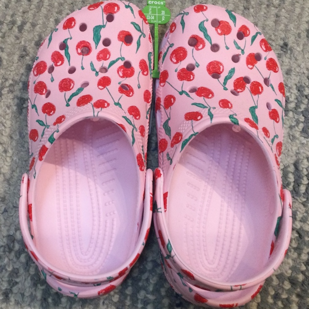 Crocs pink and cherry kids 3